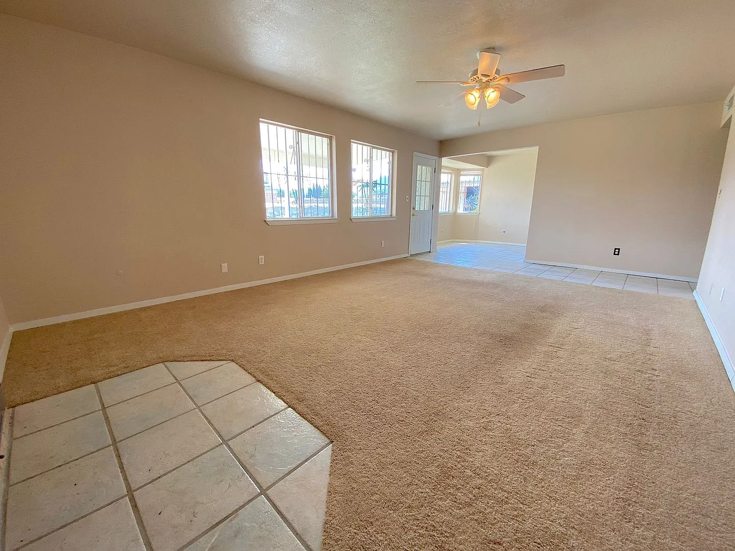 Northeast El Paso 3bed/2bath with Refrig A/C! — Photo 4
