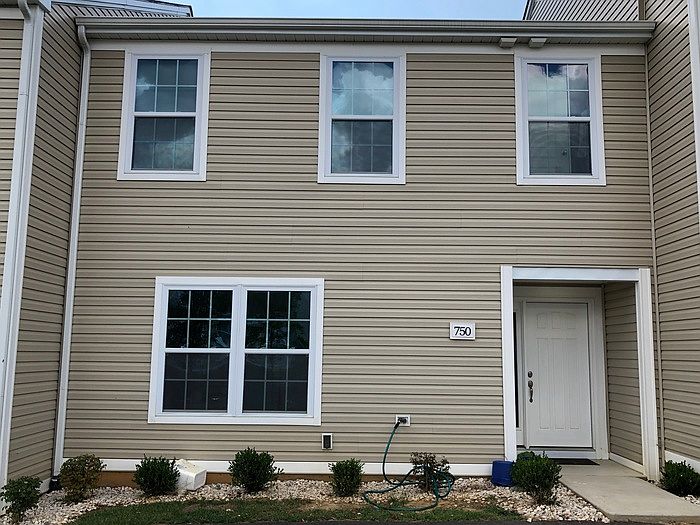 1st image of 750 Twisted Oak Dr NW