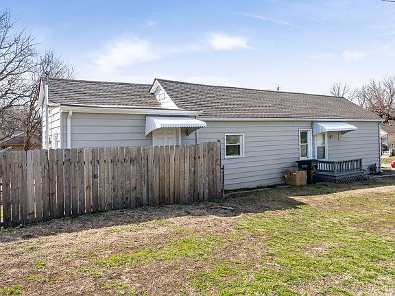 3rd image of 711 Pottawatomie St