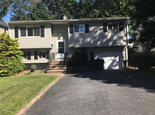 1608 Oakwood Rd, Wall Township, NJ 07719