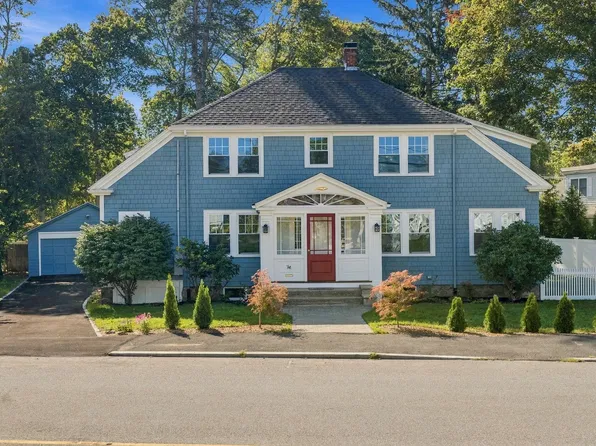 74 Tedesco St, Marblehead, MA 01945
