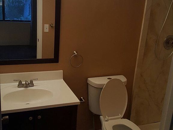 3rd image of 833 Hill Dr APT A