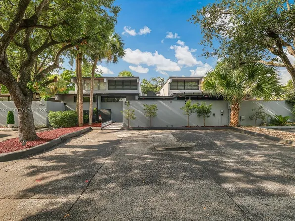 6402 Windmill Gate Rd, Miami Lakes, FL 33014
