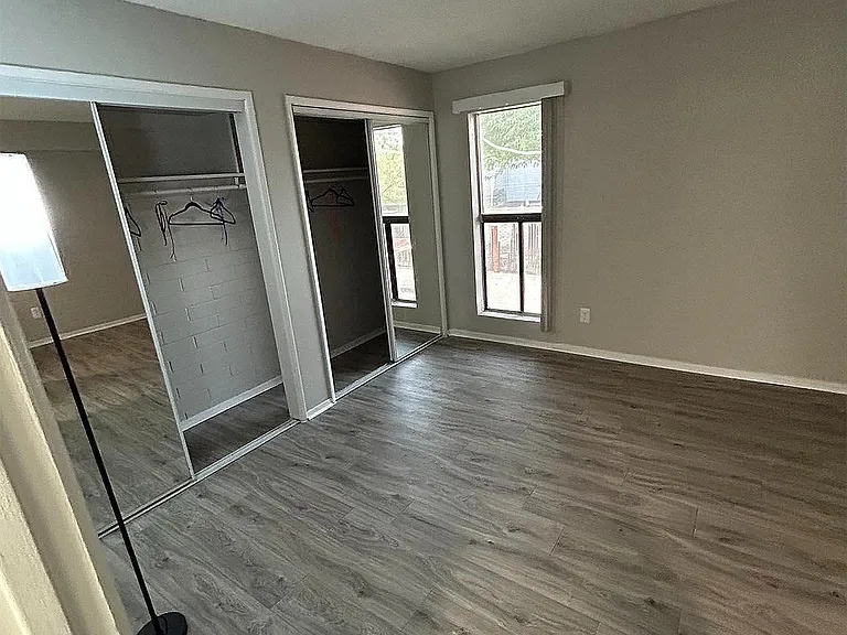 Bedroom_Entry_55050