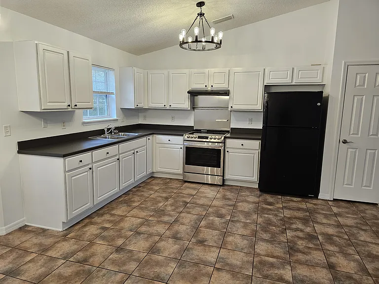 4615 State Road 16 — Photo 2