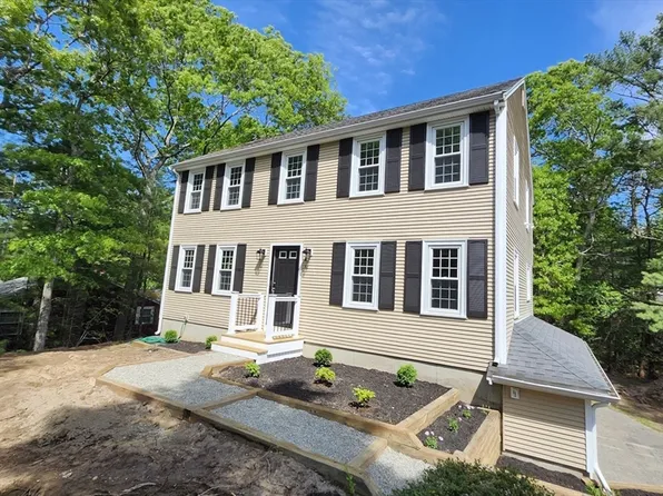 10 McClellan Dr, Plymouth, MA 02360