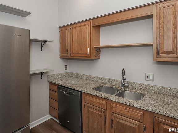 5th image of 4023 Lillie Ave APT 505