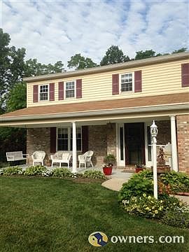 READY TO MOVE IN BEAUTIFUL HOME