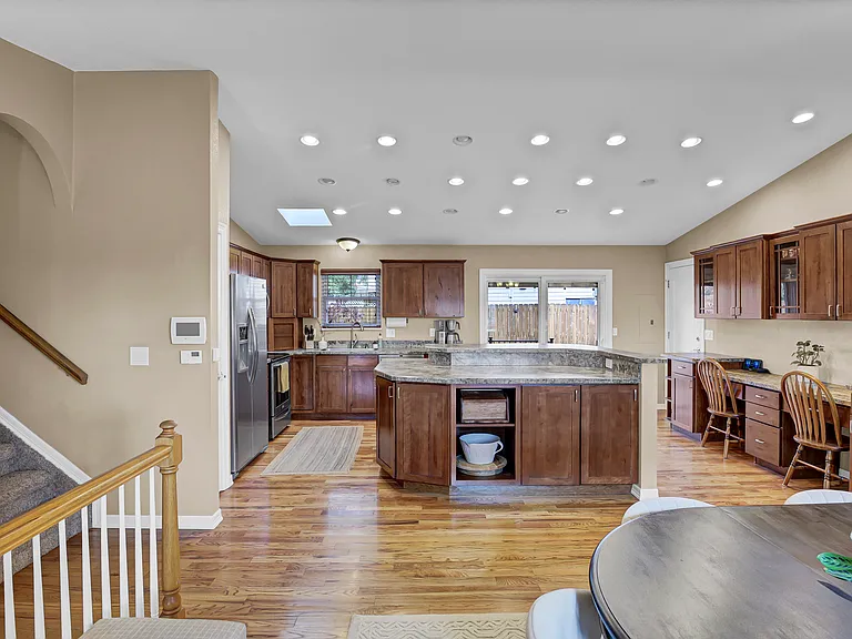 2990 Roche Dr S — Photo 4