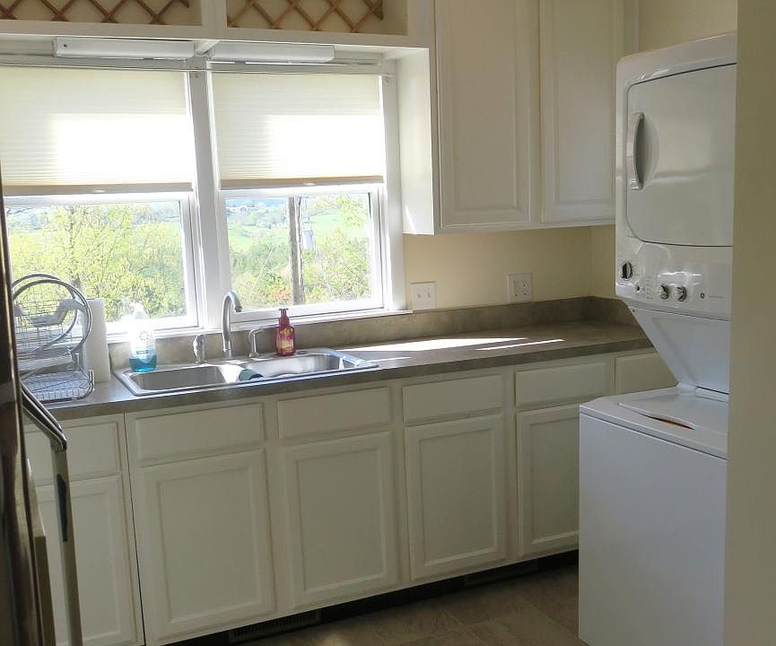 Kitchen & washer/dryer
