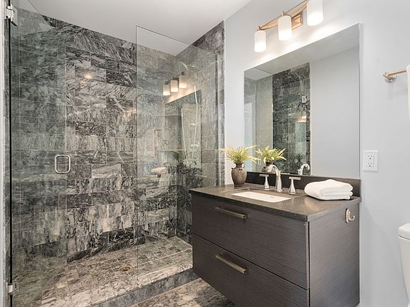 3rd image of 10 Saint George St Unit 103