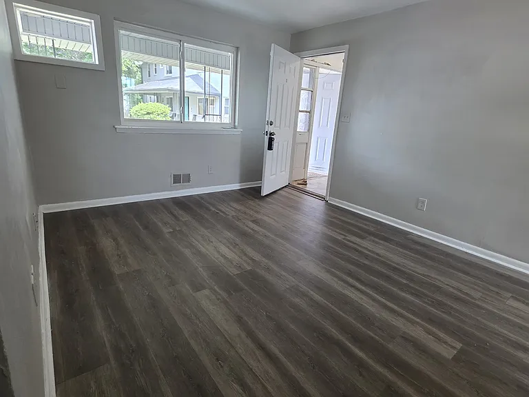 2825 Belvedere Ln #10 — Photo 2