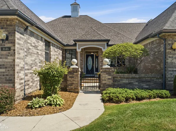 1646 Edison Shores Ln, Port Huron, MI 48060