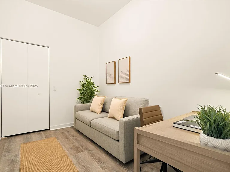 501 NE 31st St #410 — Photo 40