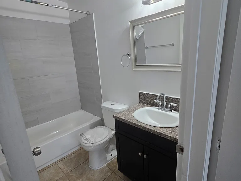 15411 Chase St #4 — Photo 15