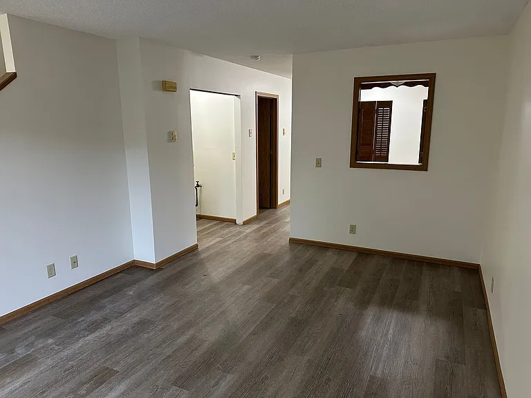 2412 Pine Ridge Rd — Photo 6