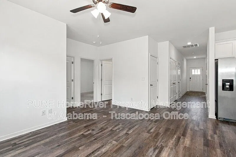 3 bed, 2.0 bath, 1287 sqft, $1,700 — Photo 2