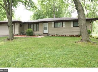 736 N Oak Dr, Vadnais Heights, MN 55127
