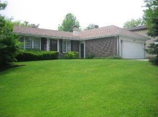 144 Greenway Dr, Bloomingdale, IL