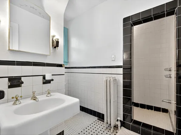 116 Bentley Avenue image 39 of 50