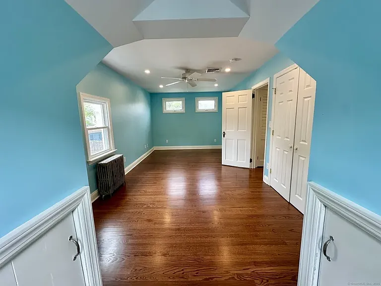 33 Emerson St — Photo 2