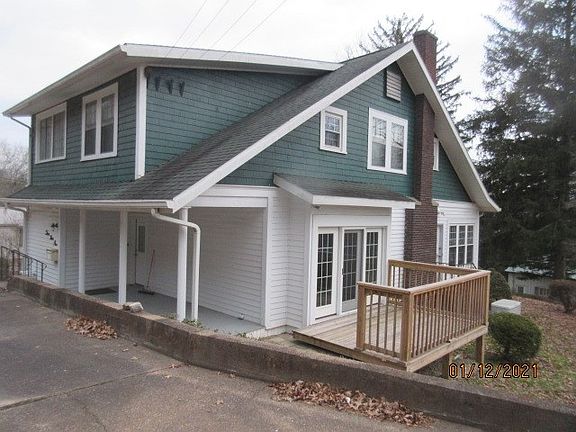 3rd image of 391 Long St