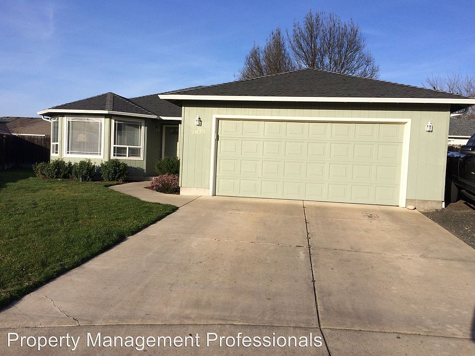 2nd image of 1035 Iris Cir