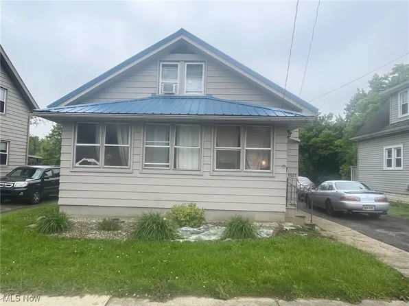 1901 Salt Springs Rd, Youngstown, OH 44509