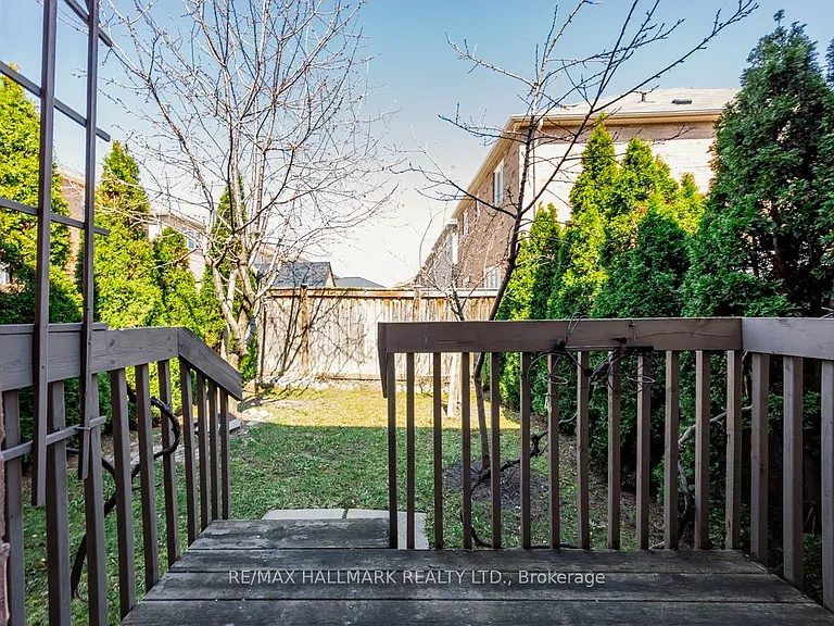 33 Tomabrook Cres — Photo 28