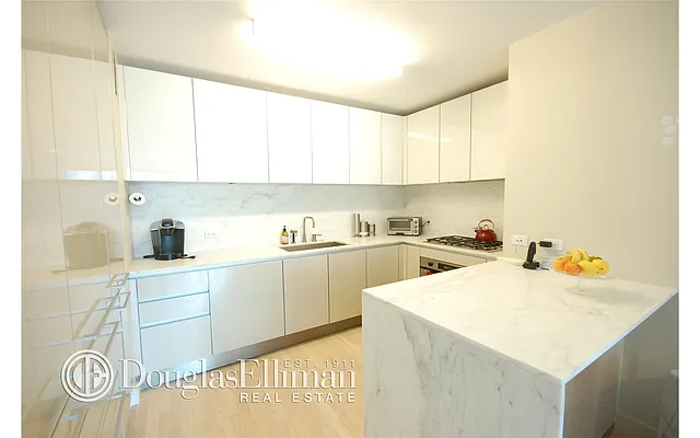 Rented by Douglas Elliman | media 33