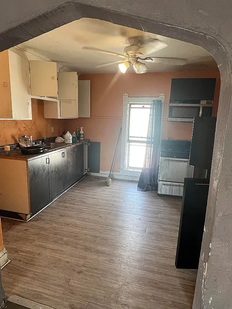 128 Lafayette Street, Unit 3 — Photo 2