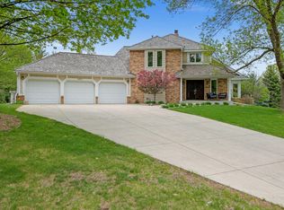 13572 Woodmere Cir, Eden Prairie, MN 55346