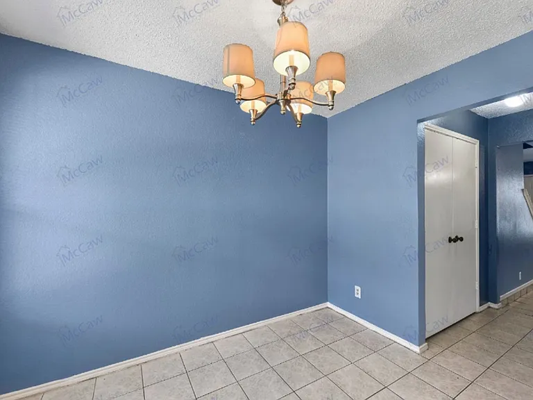 800 Bluebonnet Dr #D — Photo 6
