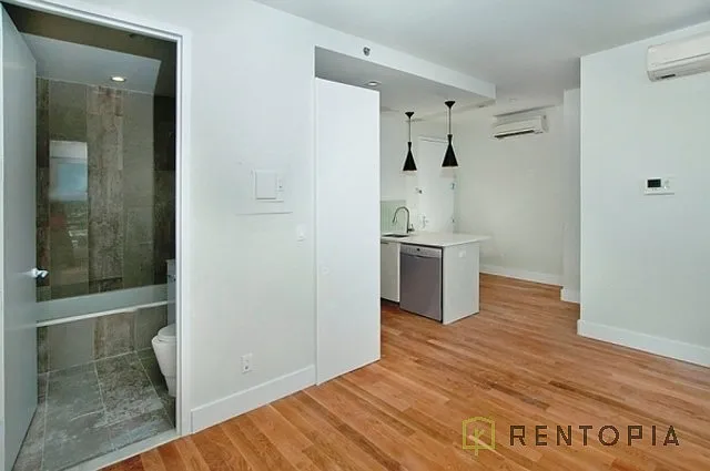 1433 De Kalb Ave #706D — Photo 7