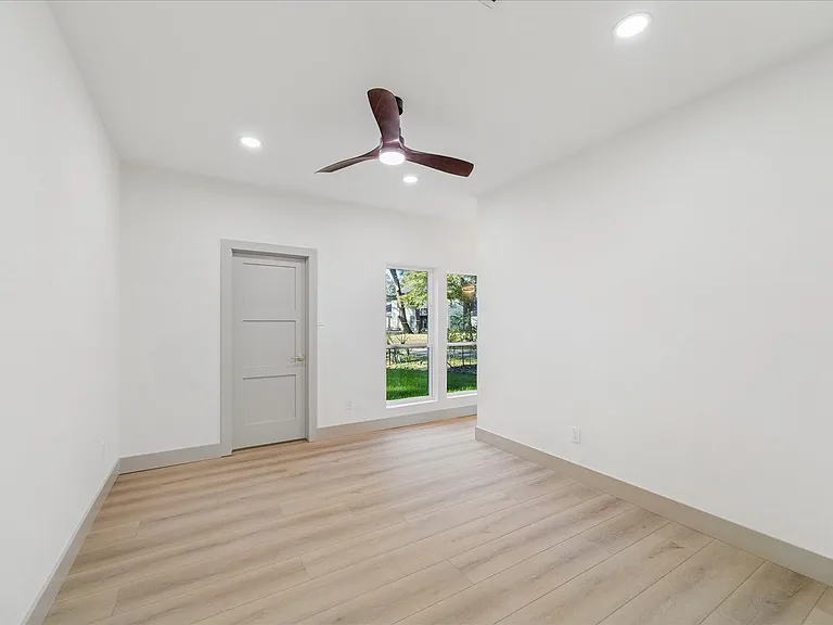 2306 Mill Lake Dr — Photo 25