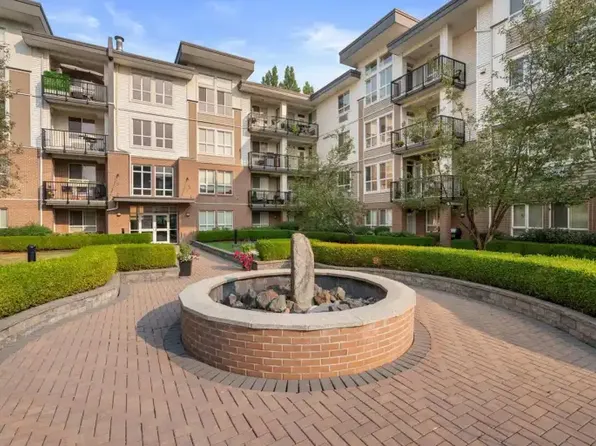 5430 201st St #301, Langley, BC V3A 0A2