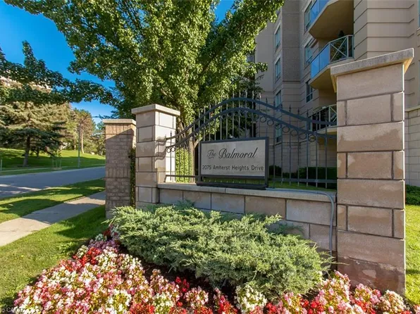 2075 Amherst Heights Dr #219, Burlington, ON L7P 5B8