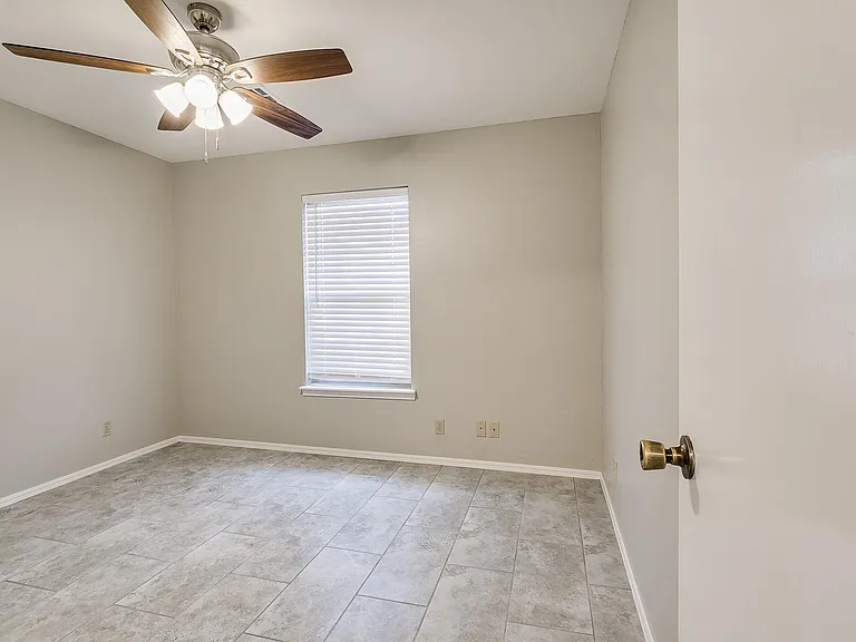 828 Russell Cir #828 — Photo 15