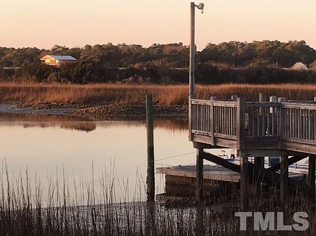 2nd image of 3626 Shoreline Dr