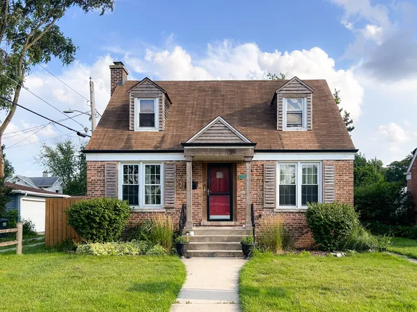 9313 Jackson Ave, Brookfield, IL 60513