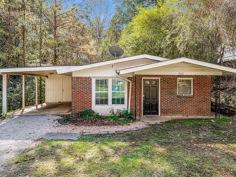 1722 Rogina Dr — Photo 1