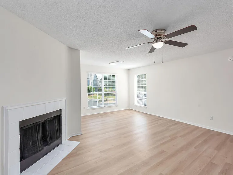 Northridge Apartments — Photo 16