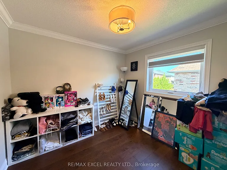 130 Laurendale Ave — Photo 15