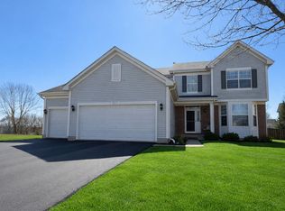 537 W Mara Lynn Ct, Round Lake, IL