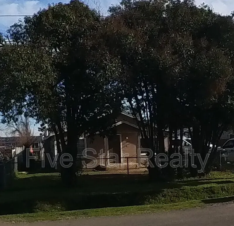 3 bed, 2.0 bath, 1120 sqft, $1,950 — Photo 1