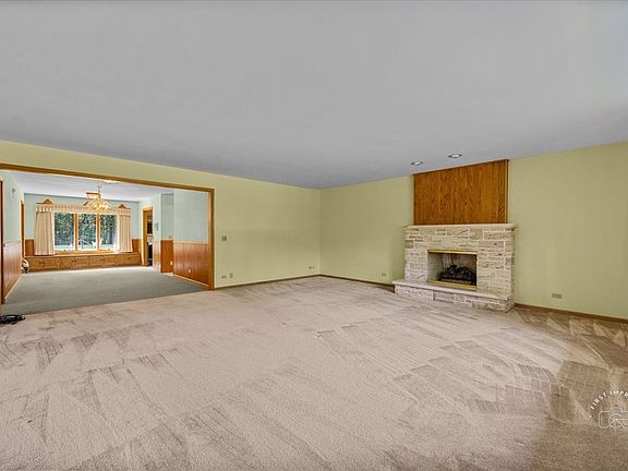5th image of 12N250 Charlotte Ct