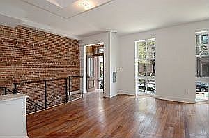 4th image of 264 Cumberland St APT 4