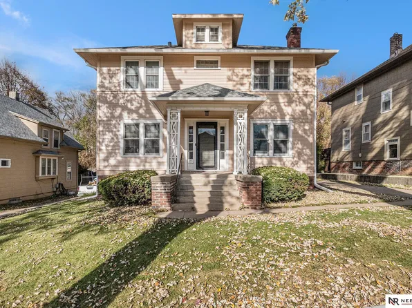 4032 Burt St, Omaha, NE 68131