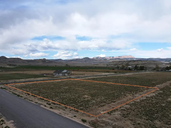 330 E Center St, Tropic, UT 84776