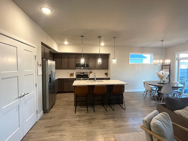 4658 View Dr — Photo 10